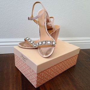 COPY - Jewel Badgley Mischka